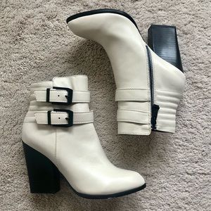 Report Signature boots